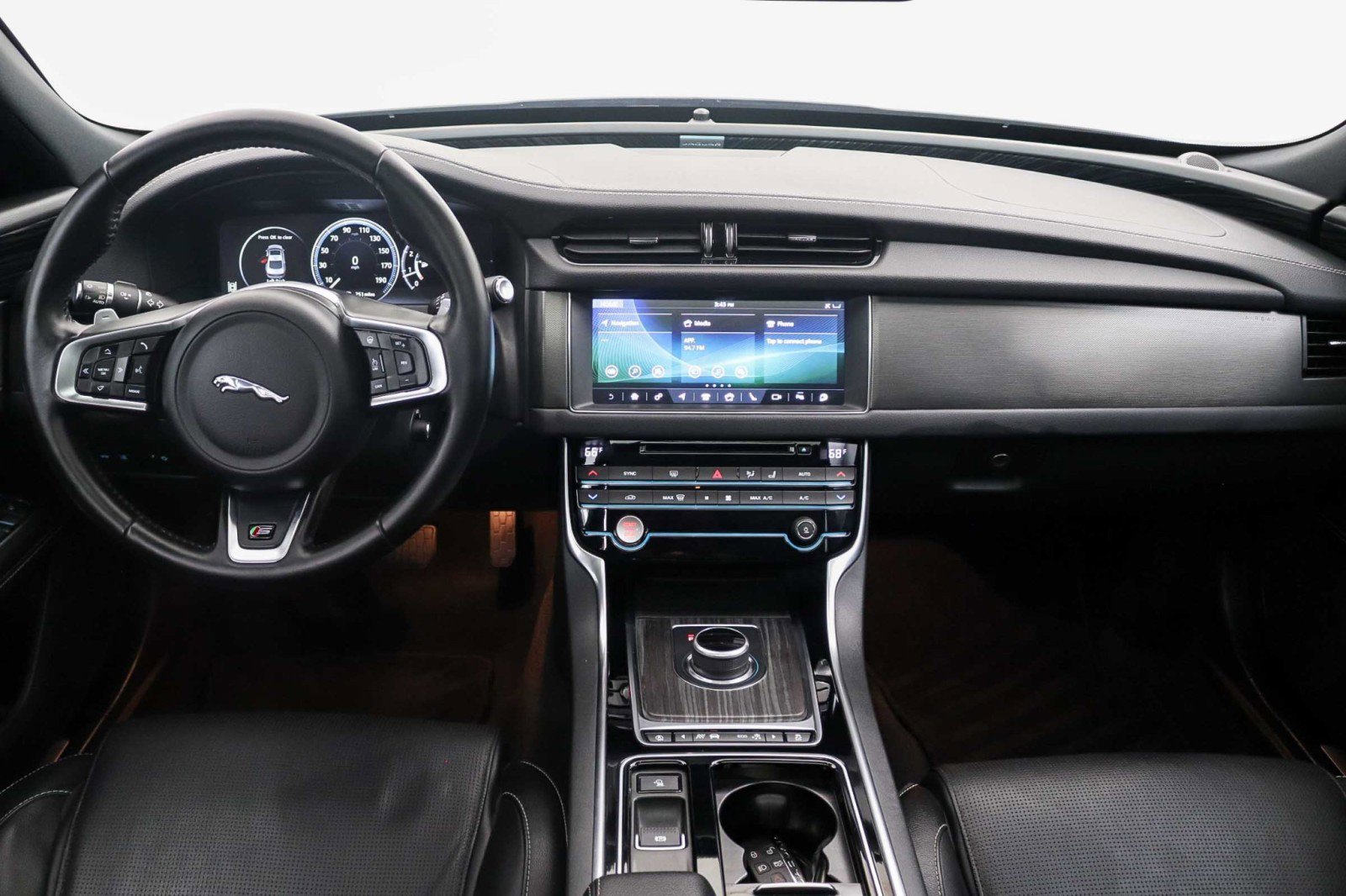 Used 2018 Jaguar XF S RWD image 16