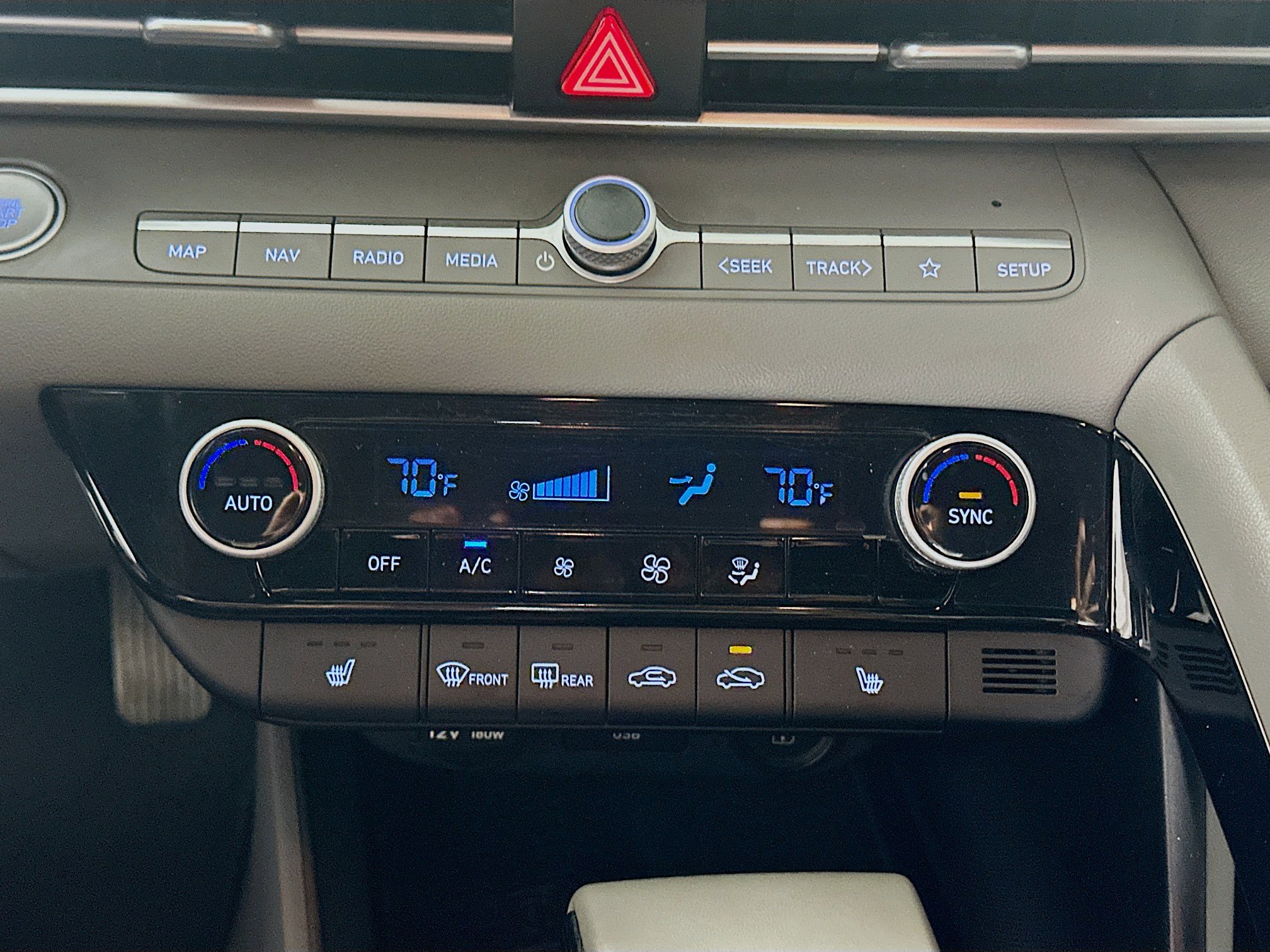 Used 2023 Hyundai Elantra SEL w/ Convenience Package image 24