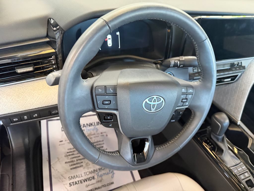 Used 2025 Toyota Camry XLE FWD image 14
