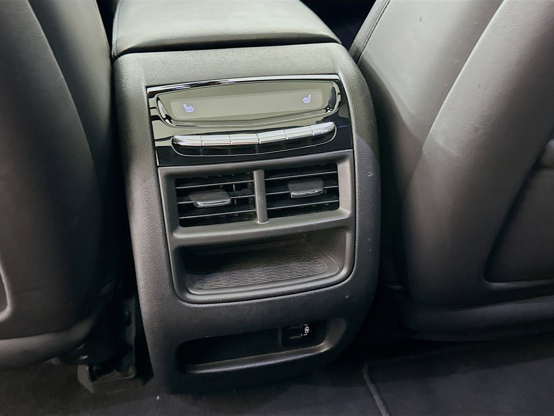 Used 2017 Cadillac XT5 Platinum image 27