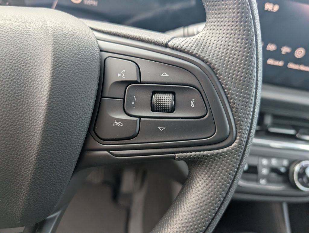 New 2026 Buick Envista Preferred image 18