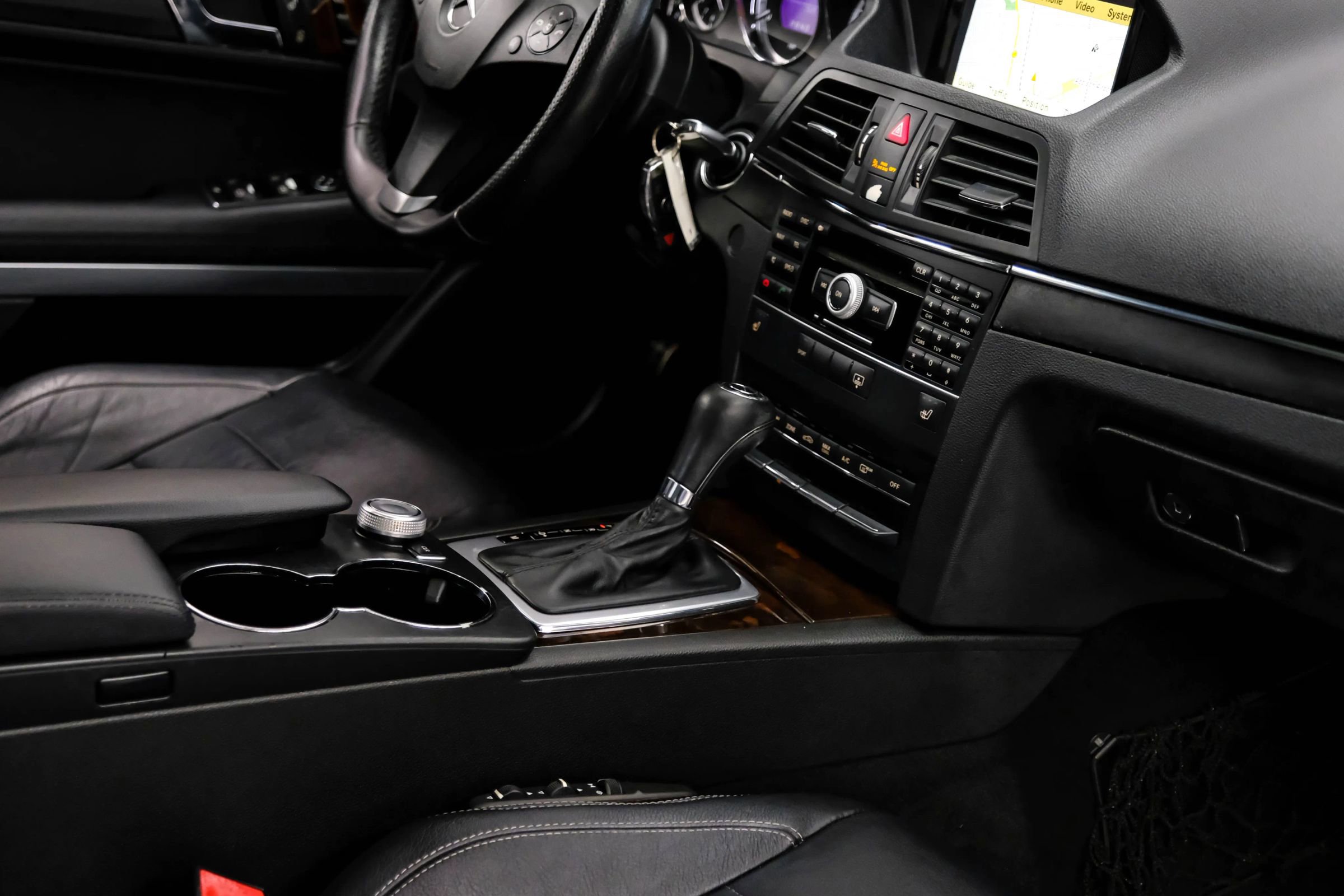 Used 2011 Mercedes-Benz E 550 Coupe image 26