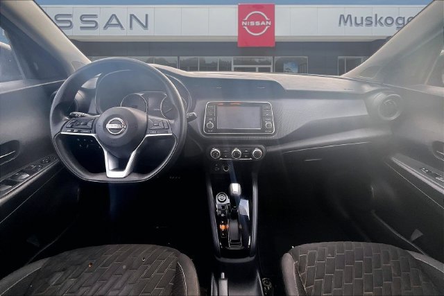 Used 2022 Nissan Kicks S FWD image 7