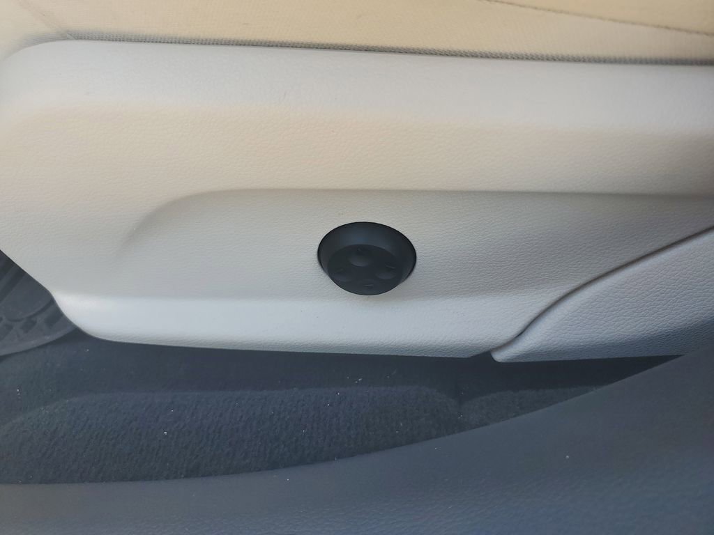 Used 2022 Mercedes-Benz E 350 Sedan w/ AMG Line Exterior image 18