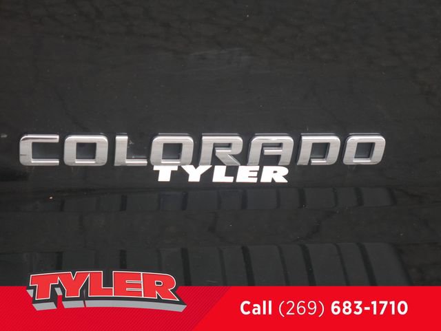 Used 2018 Chevrolet Colorado W/T w/ WT Convenience Package RWD image 13