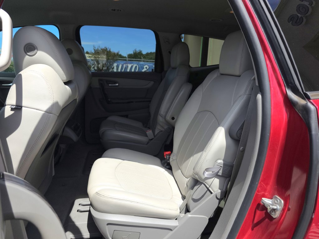 Used 2014 Chevrolet Traverse LTZ FWD image 12