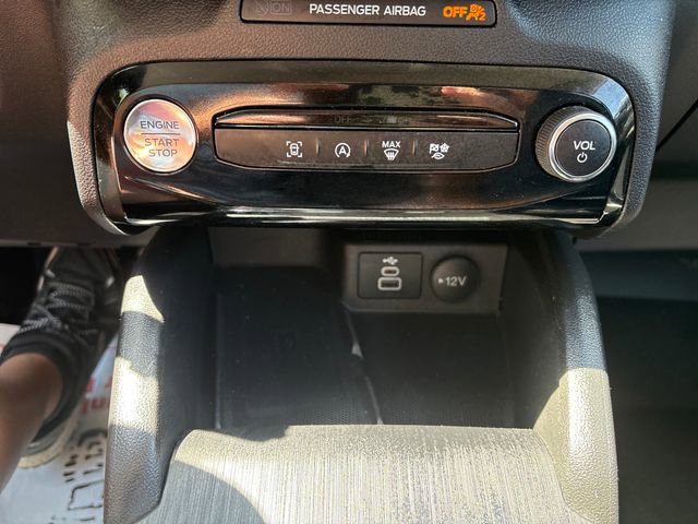 Used 2025 Ford Escape Platinum AWD/4WD image 16
