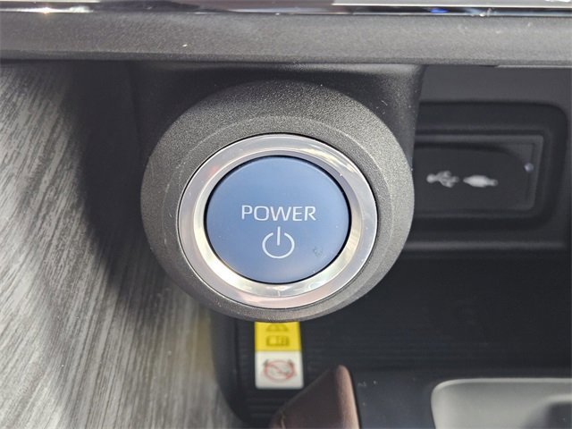 Used 2022 Toyota Venza XLE image 19