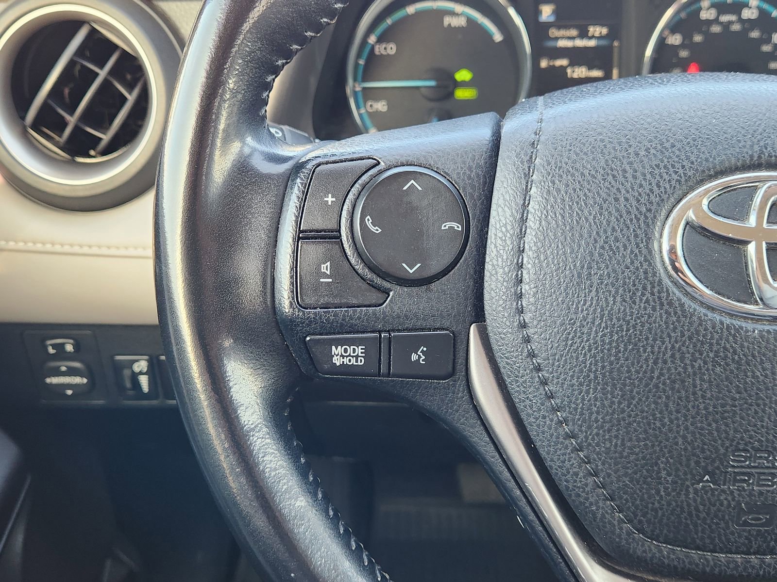 Used 2018 Toyota RAV4 XLE image 33