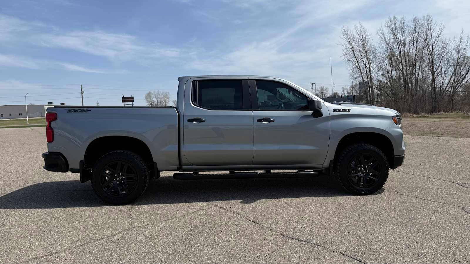 Used 2025 Chevrolet Silverado 1500 LT Trail Boss w/ Convenience Package II AWD/4WD image 3