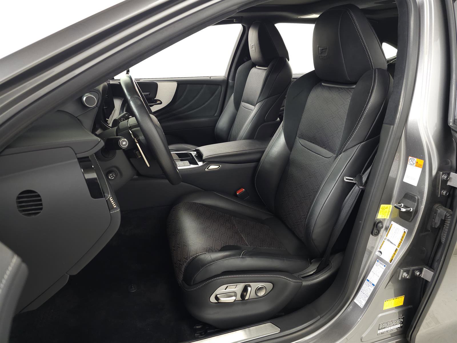 Certified 2023 Lexus LS 500 F Sport w/ Accessory Package (Z2) image 17