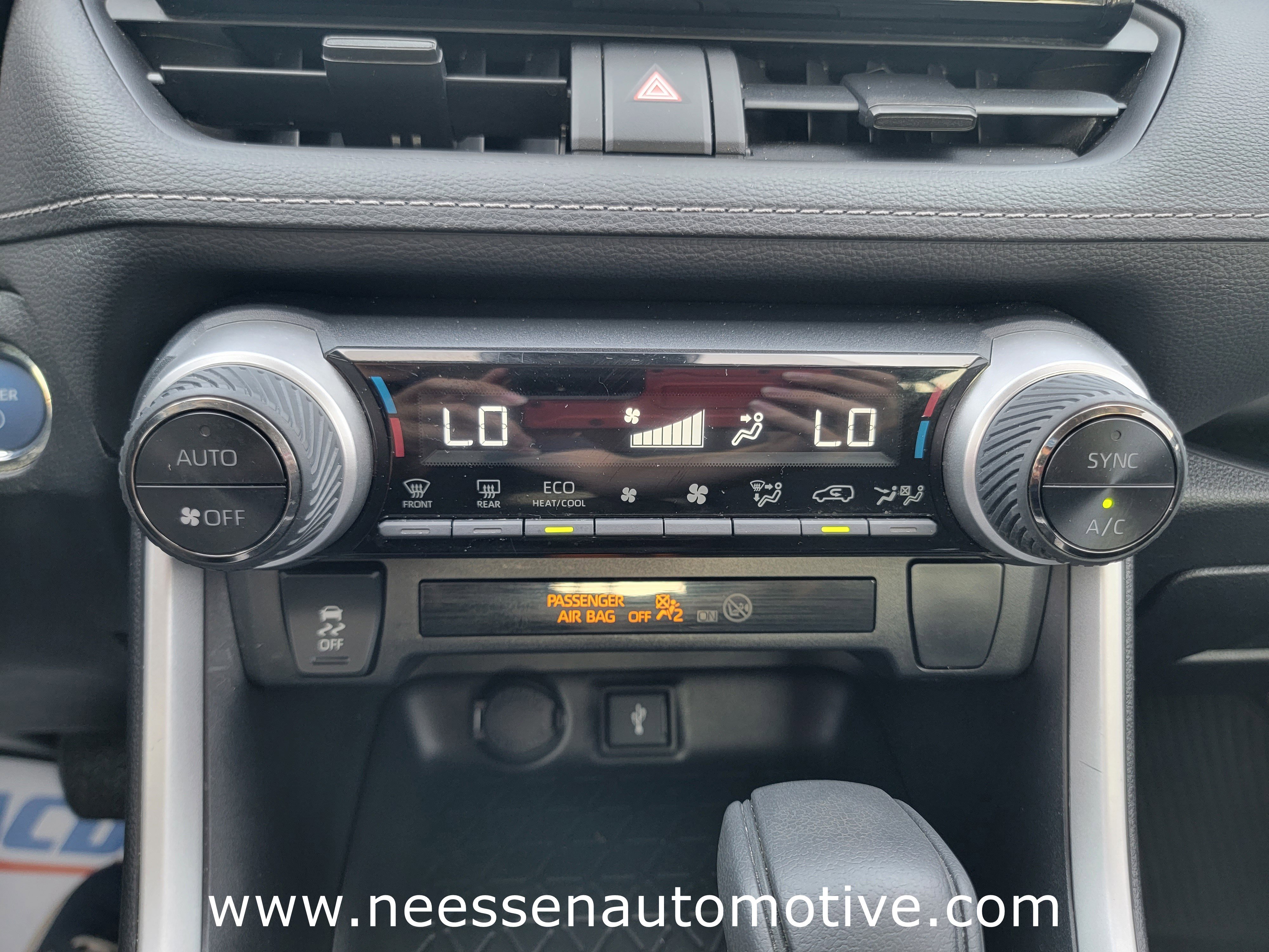 Used 2022 Toyota RAV4 XLE image 23