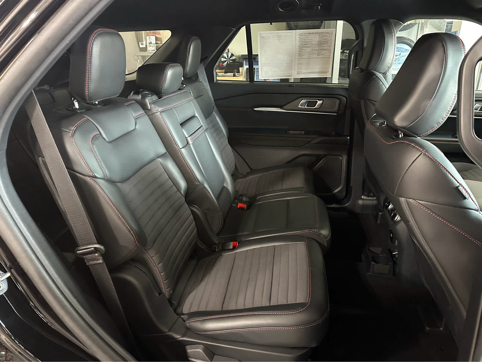Used 2025 Ford Explorer ST-Line w/ Premium Package AWD/4WD image 45