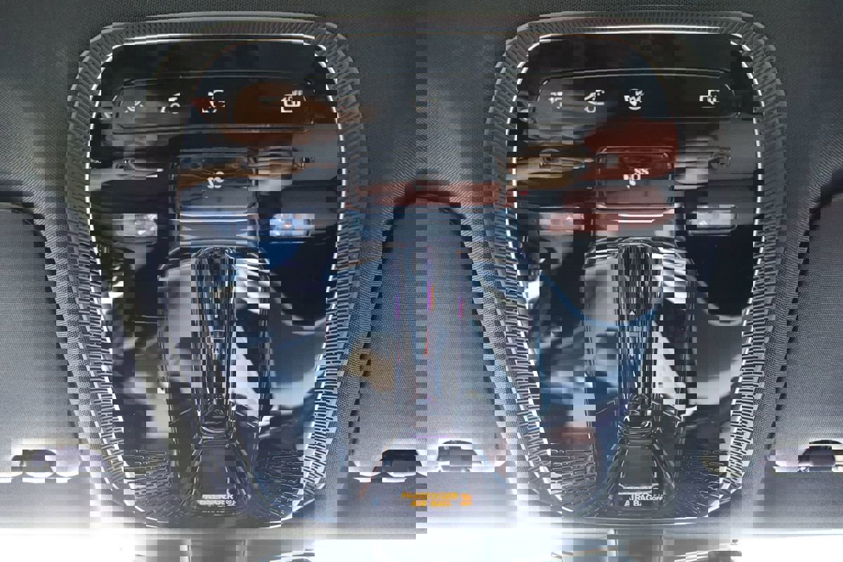 Used 2025 Mercedes-Benz C 300 Sedan image 43