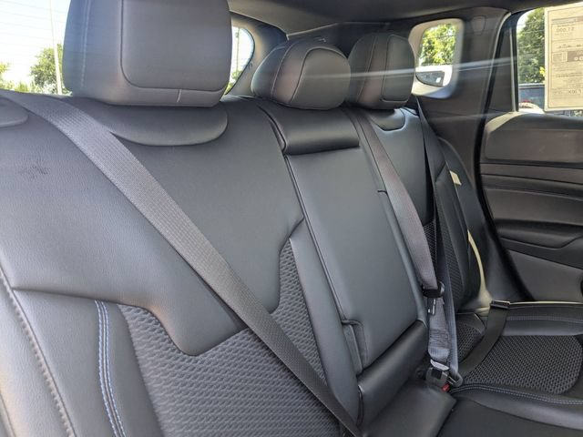 New 2026 Jeep Compass Latitude AWD/4WD image 30