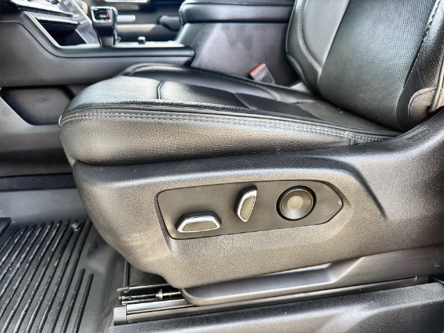 Used 2023 GMC Sierra 1500 Denali w/ Technology Package AWD/4WD image 12