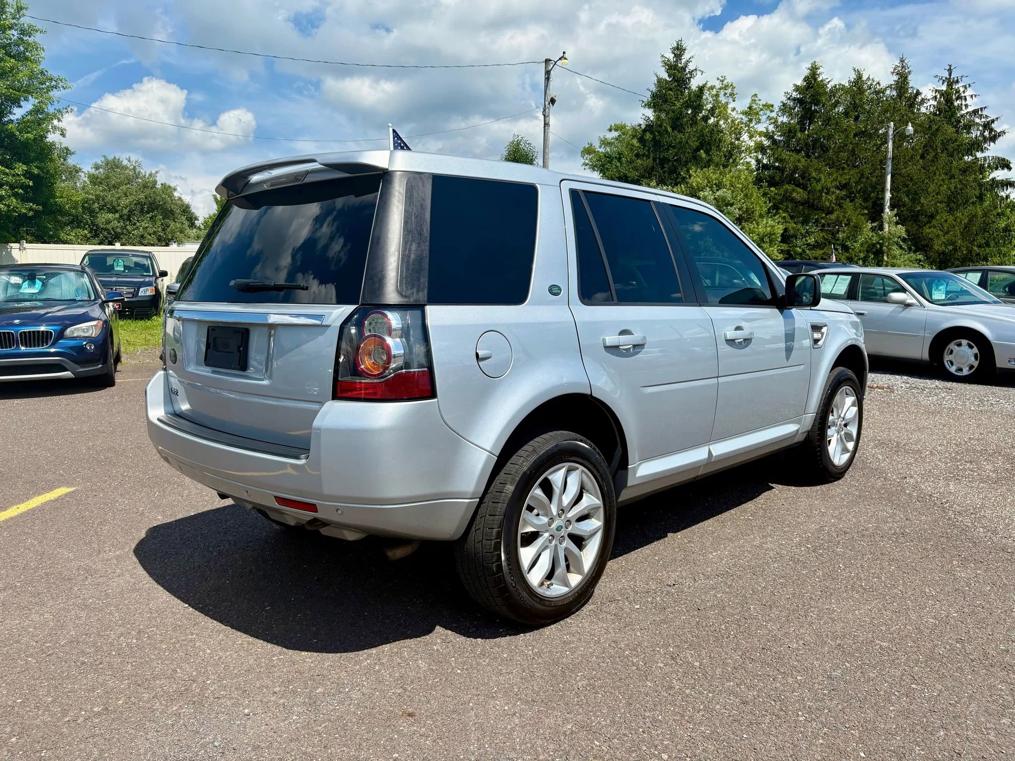 Used 2014 Land Rover LR2 HSE image 5