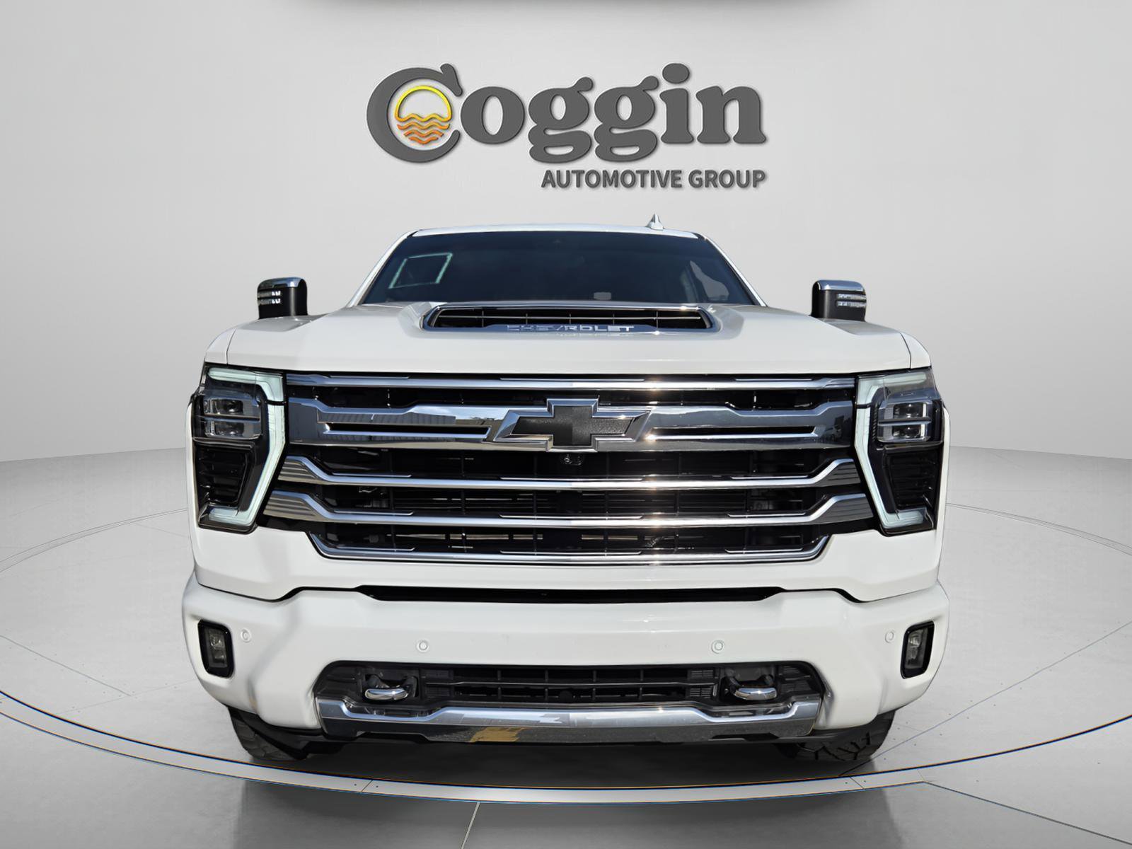 Used 2024 Chevrolet Silverado 2500 High Country w/ High Country Premium Package AWD/4WD image 8