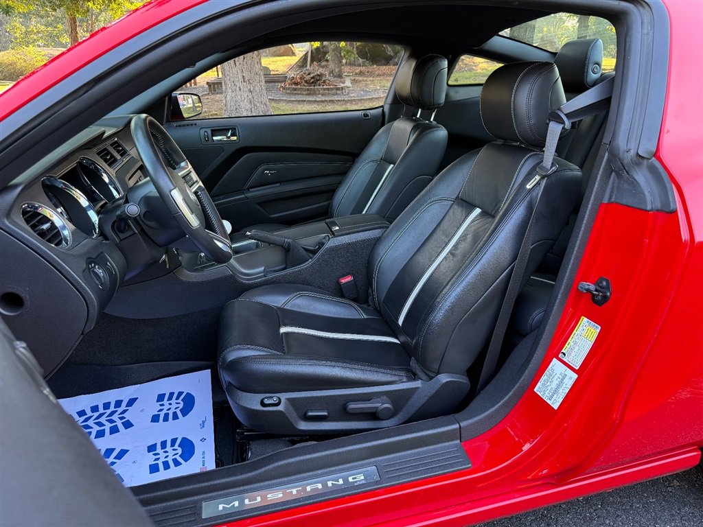 Used 2013 Ford Mustang GT Premium RWD image 39
