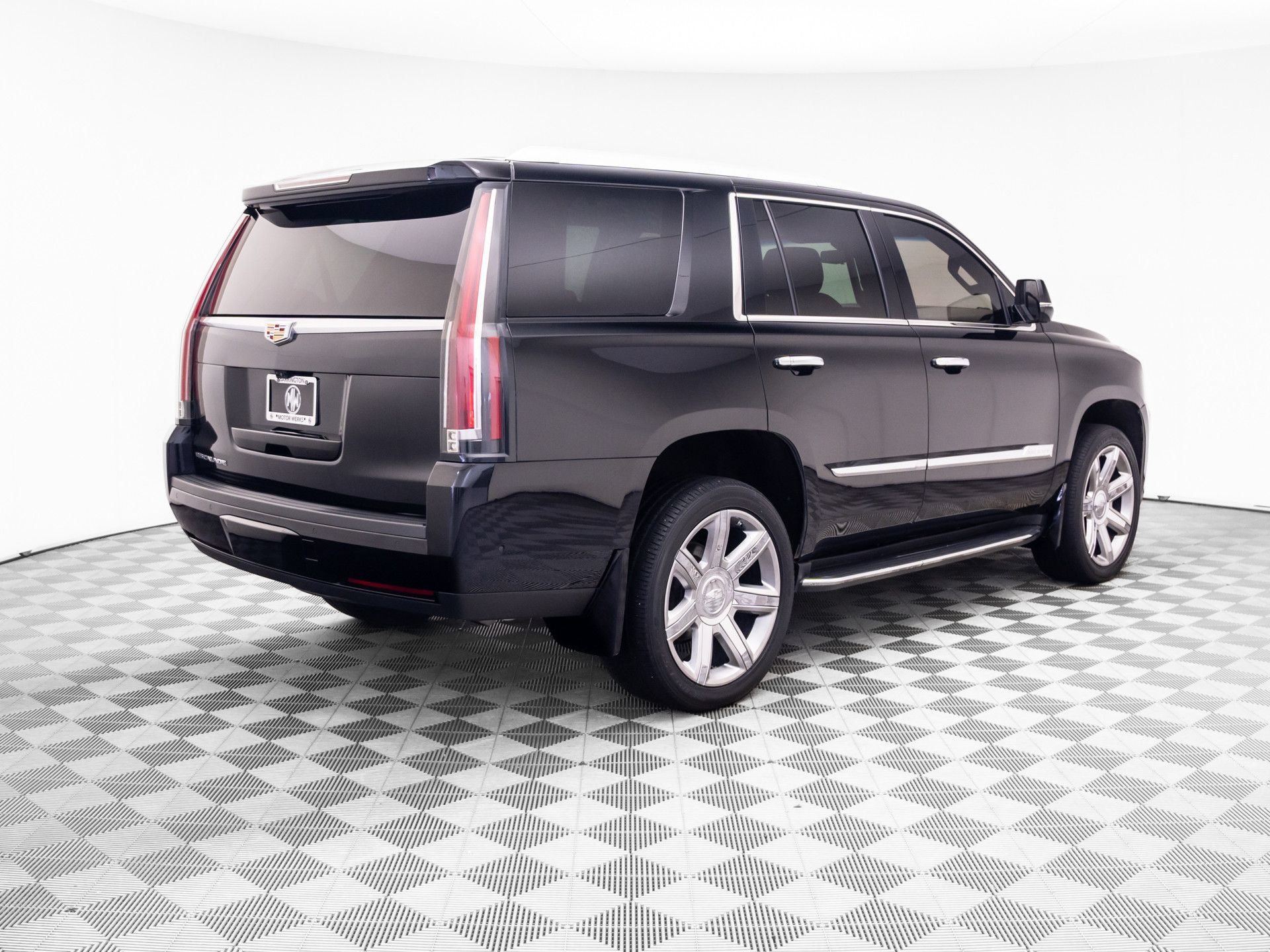 Used 2019 Cadillac Escalade Luxury AWD/4WD image 4