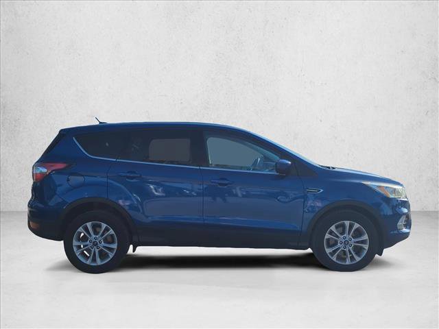Used 2017 Ford Escape SE w/ SE Cold Weather Package AWD/4WD image 4