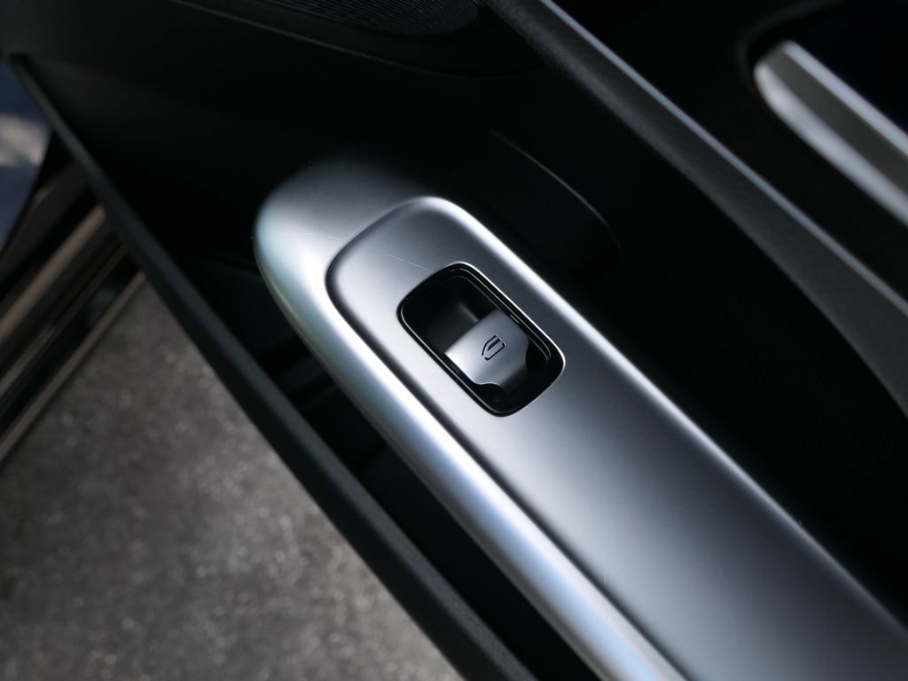 Used 2025 Mercedes-Benz C 300 4MATIC Sedan image 27