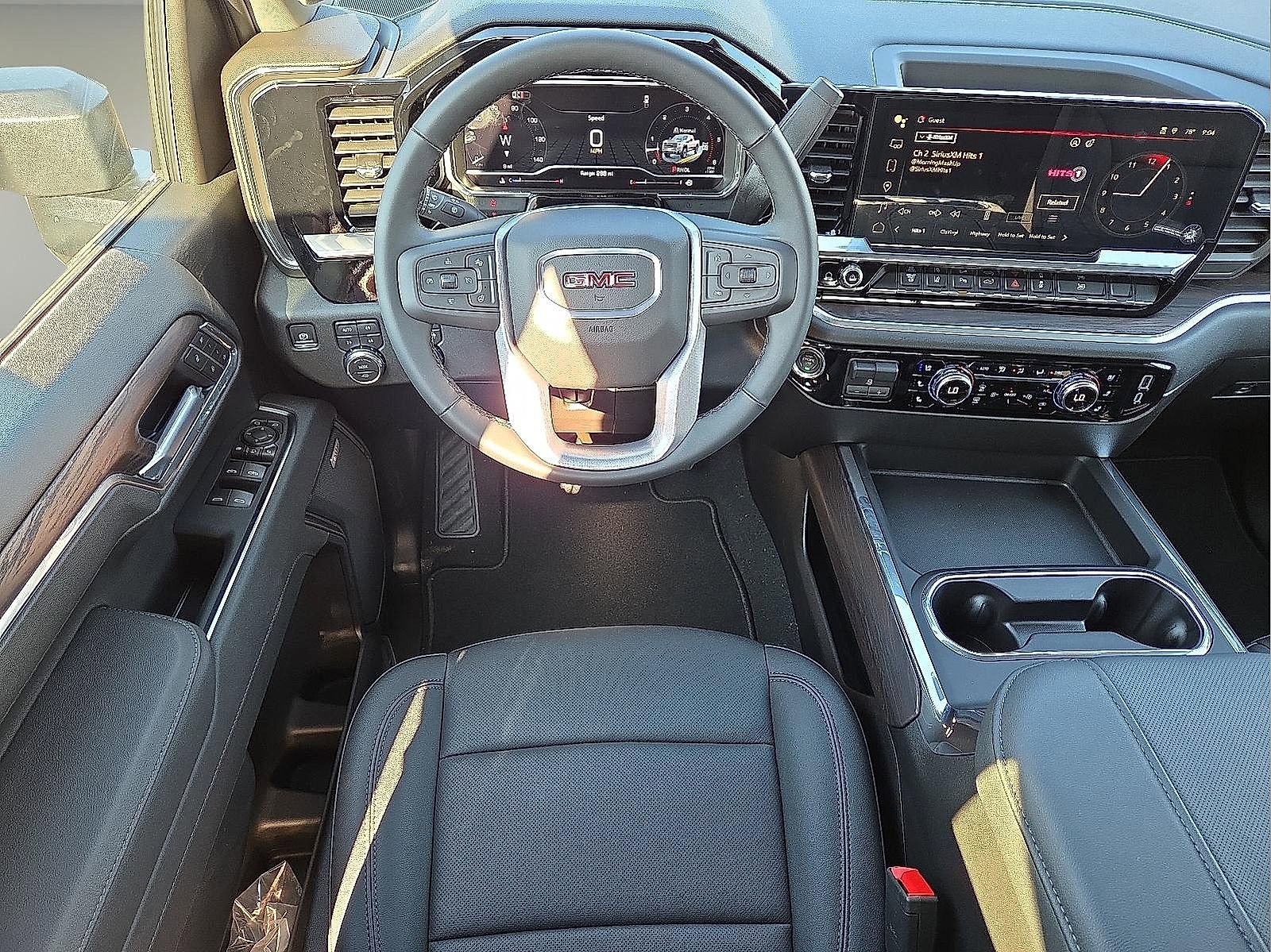 Used 2025 GMC Sierra 2500 SLT w/ SLT Convenience Package AWD/4WD image 11