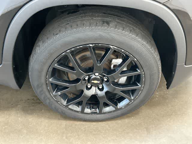 Used 2022 Chevrolet Trax LT w/ Premium Seat Package AWD/4WD image 5