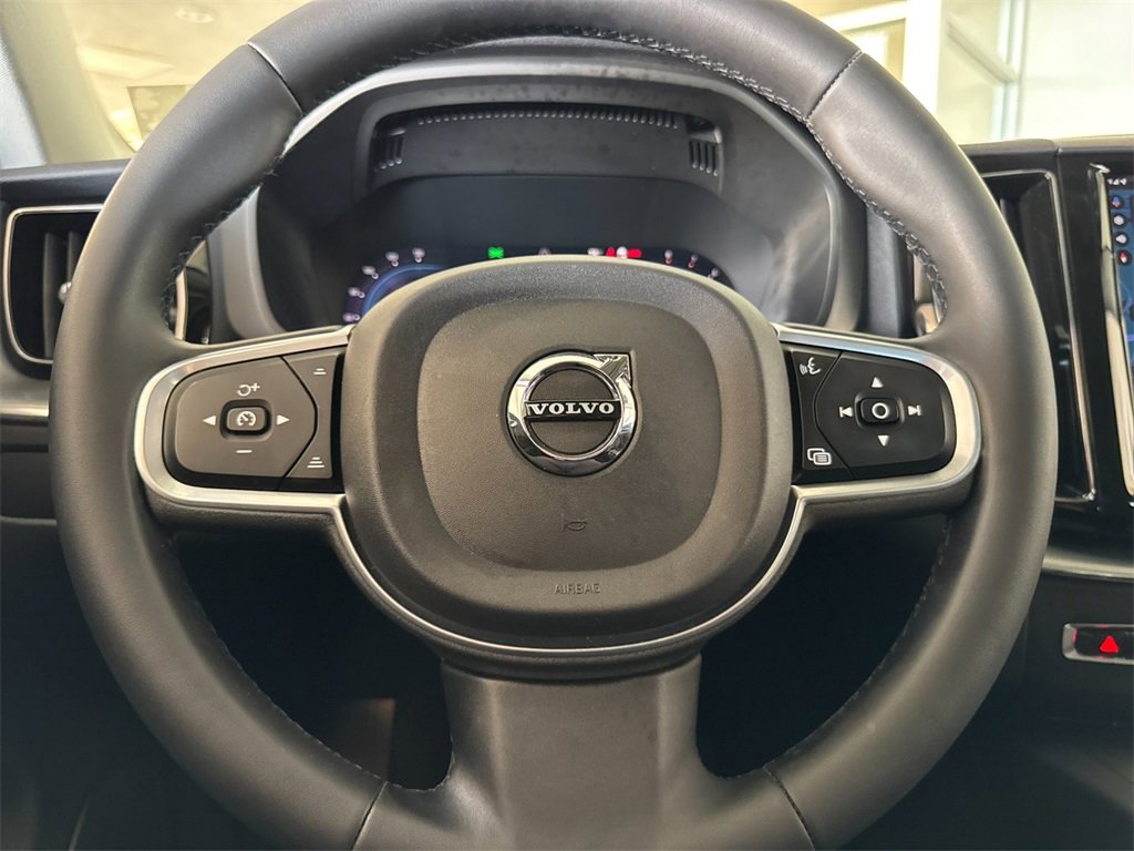 Certified 2023 Volvo XC60 B5 Core w/ Climate Package image 23