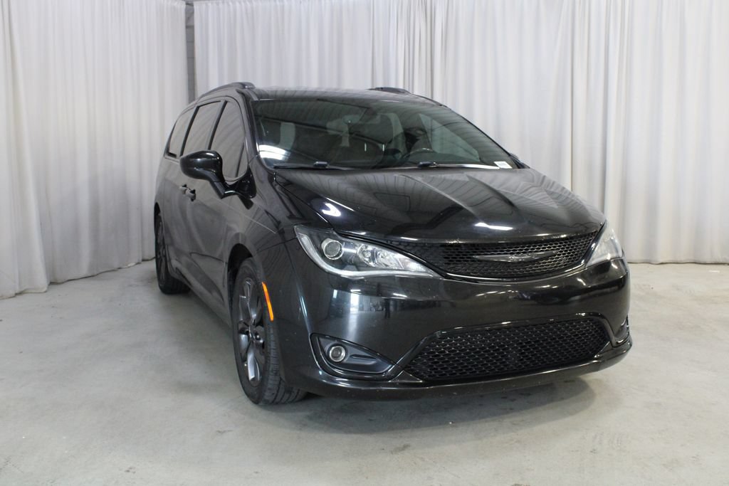 Used 2019 Chrysler Pacifica Touring-L Plus w/ S Appearance Package FWD image 37