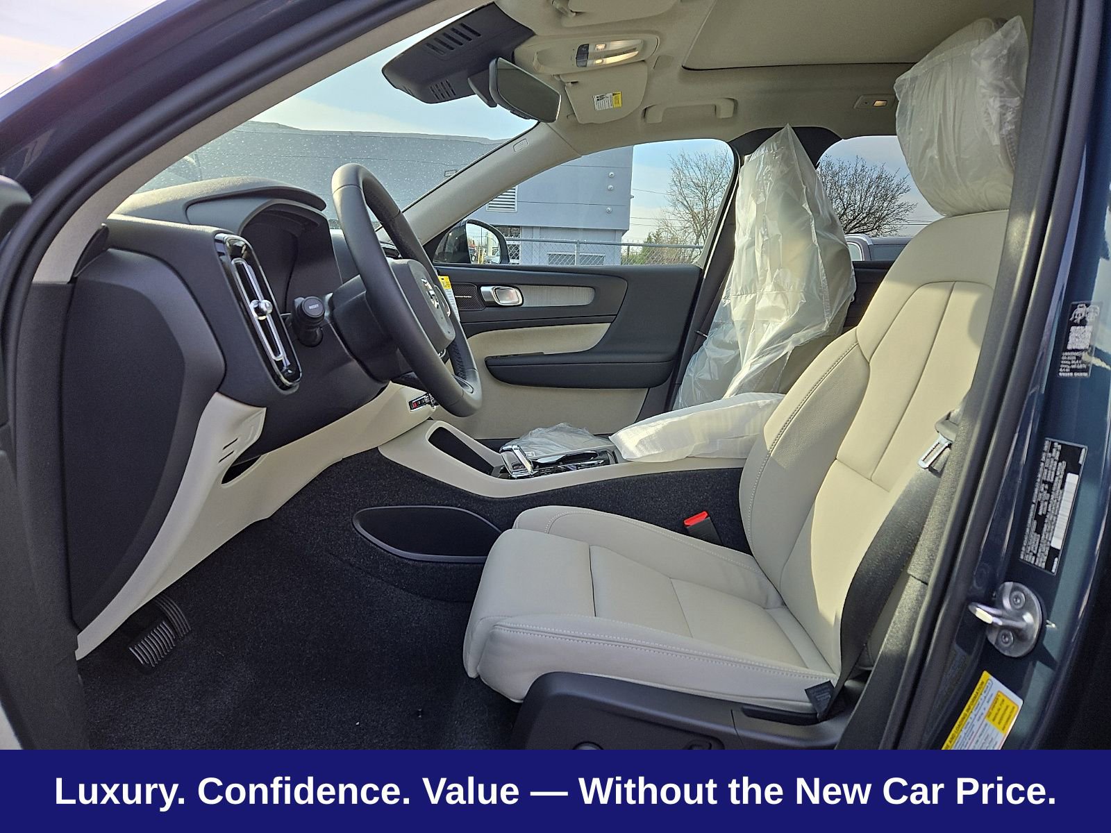 New 2026 Volvo XC40 B5 Plus w/ Protection Package Premier AWD/4WD image 10
