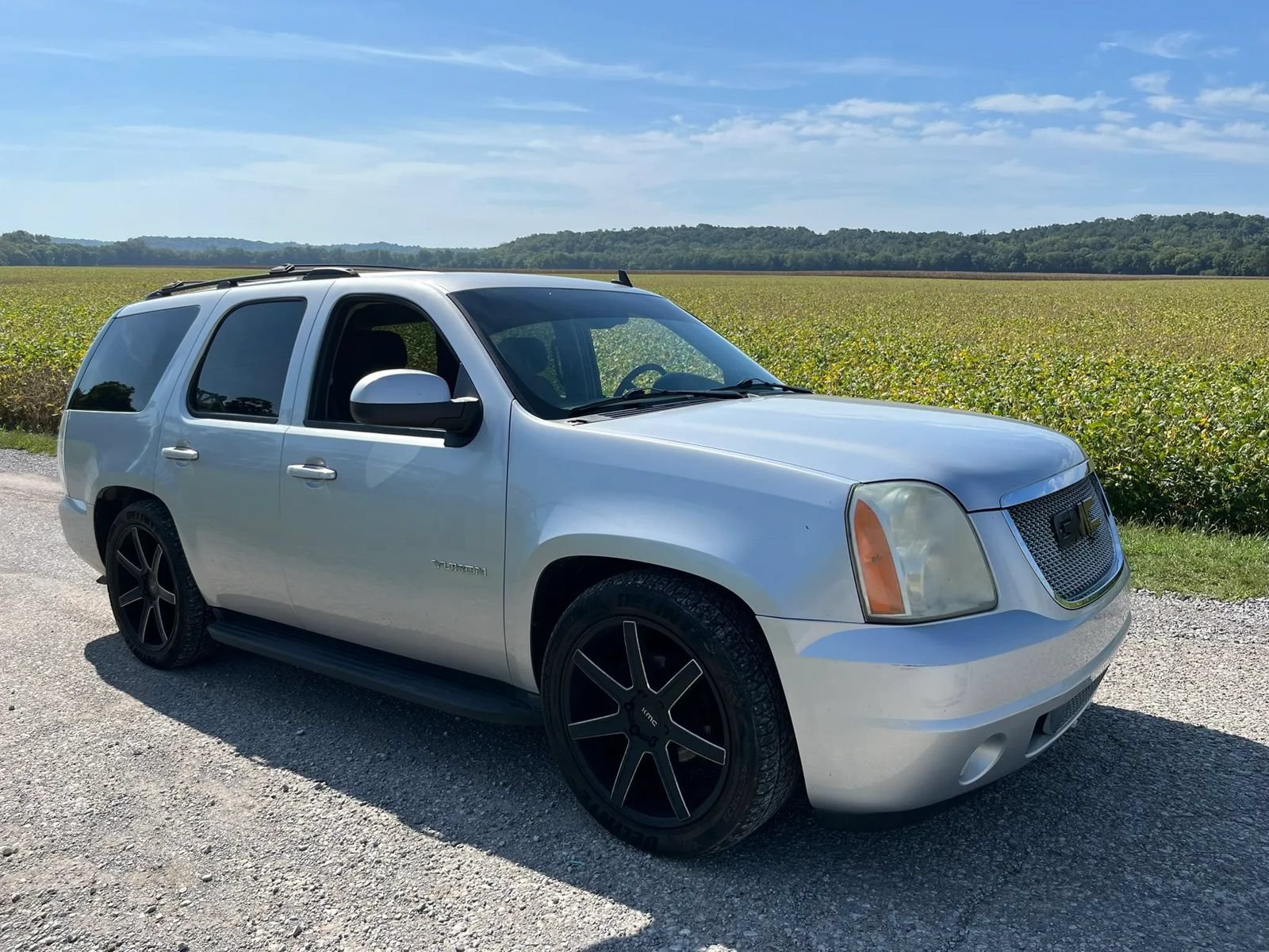 Used 2012 GMC Yukon SLE RWD image 3