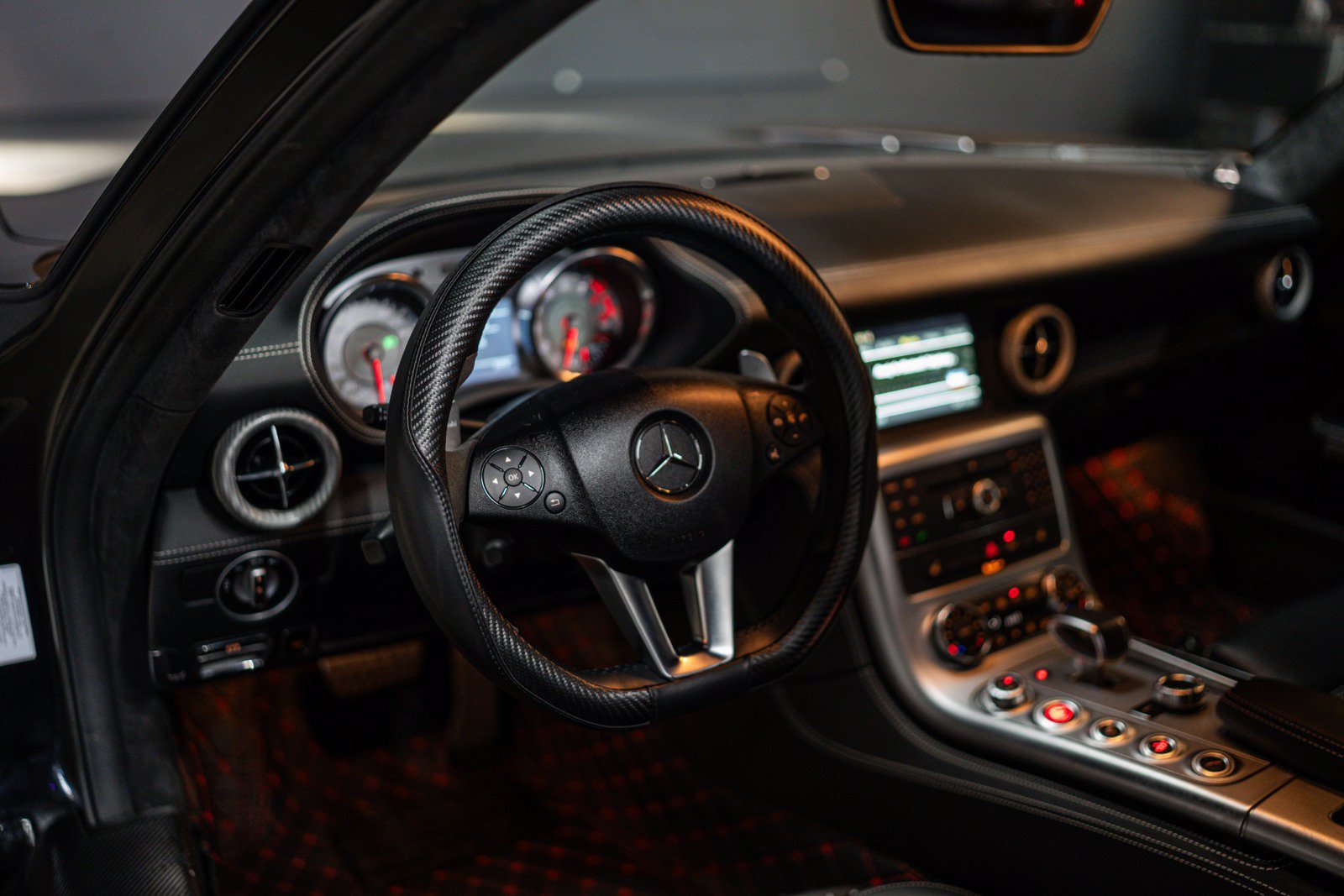Used 2012 Mercedes-Benz SLS AMG Coupe image 19