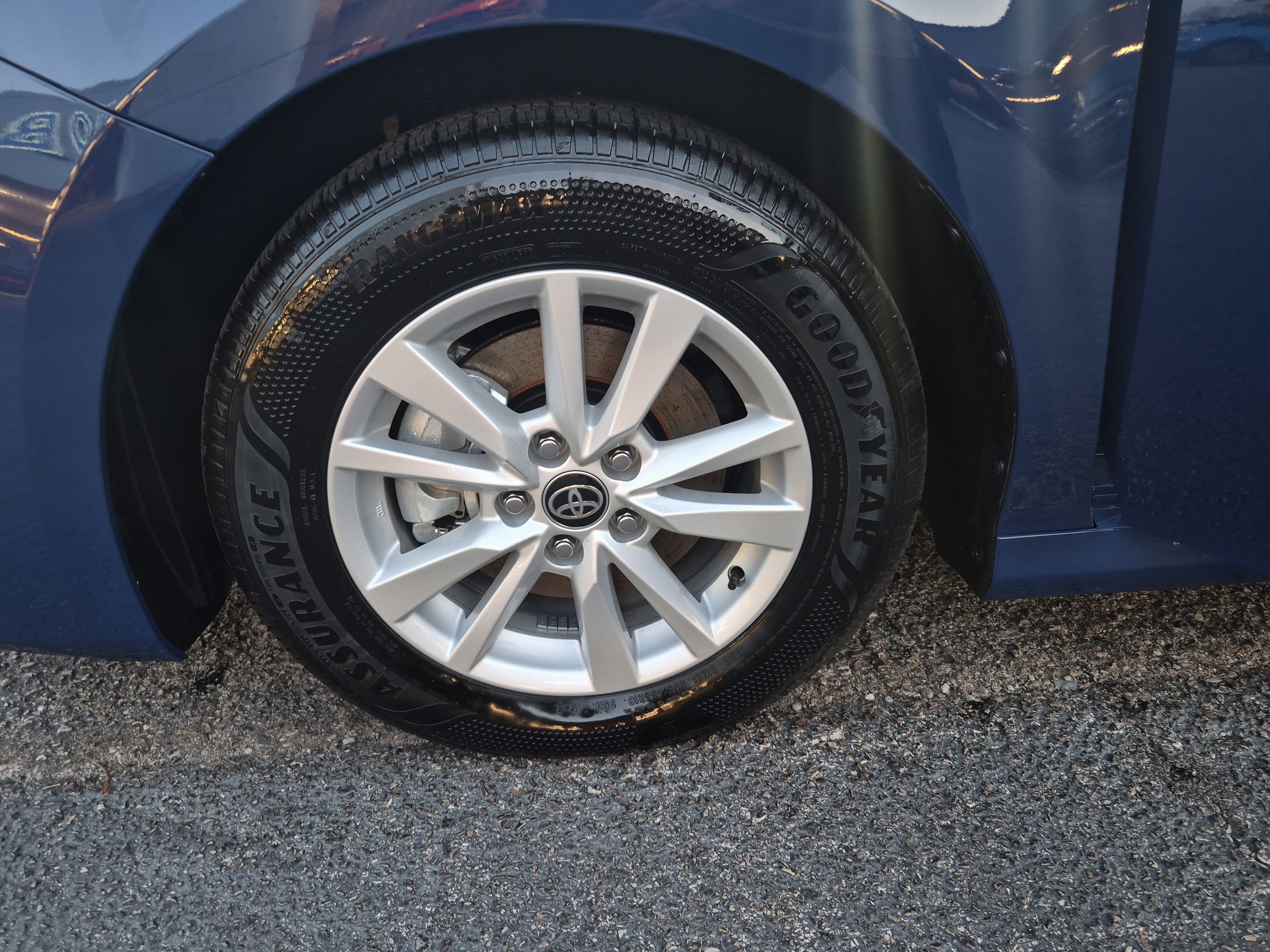 Used 2026 Toyota Camry LE image 9