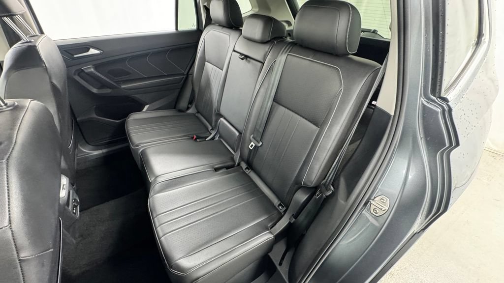 Used 2024 Volkswagen Tiguan SE AWD/4WD image 12