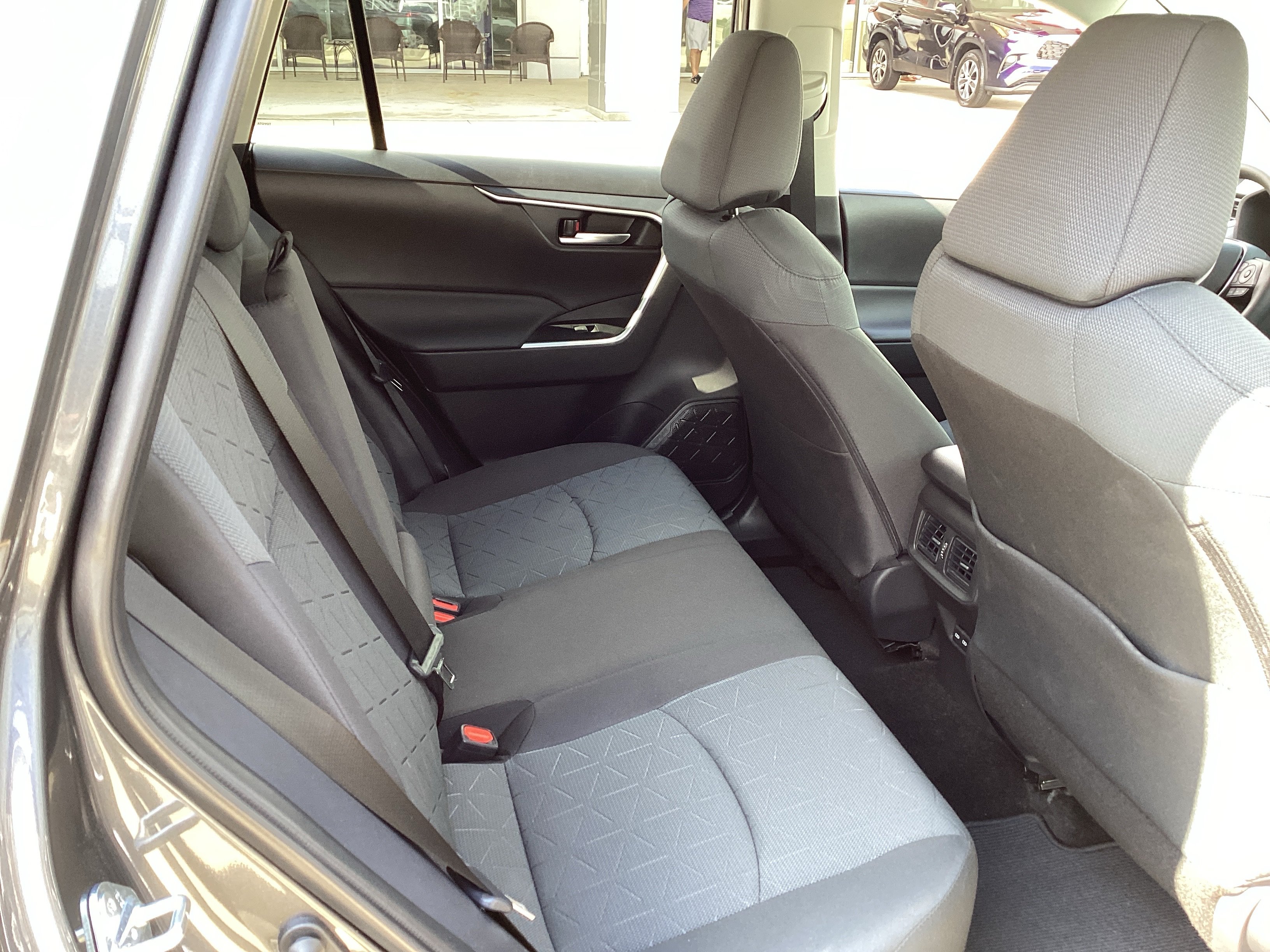 Used 2025 Toyota RAV4 XLE w/ Convenience Package AWD/4WD image 11