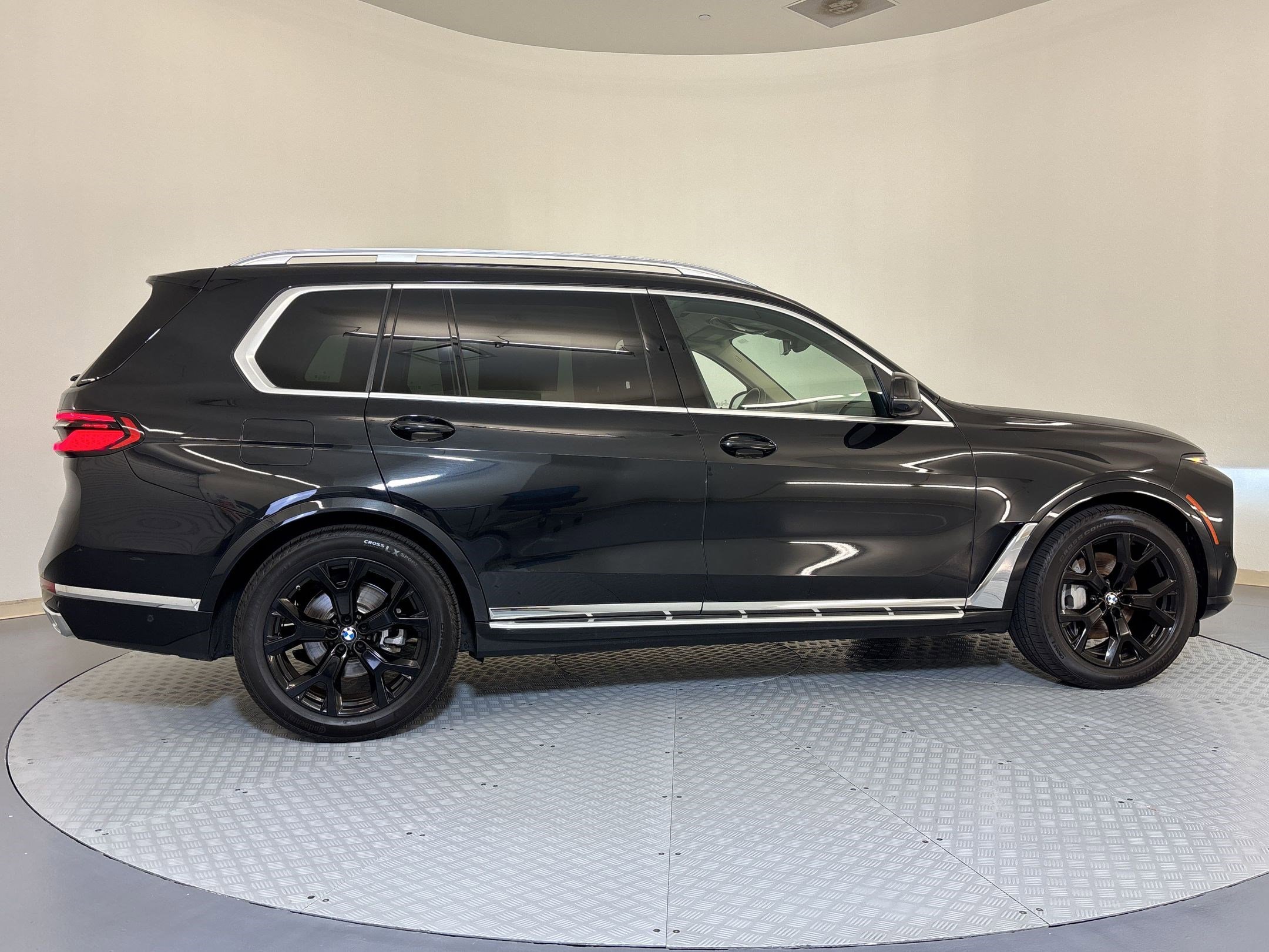 Certified 2025 BMW X7 xDrive40i image 8