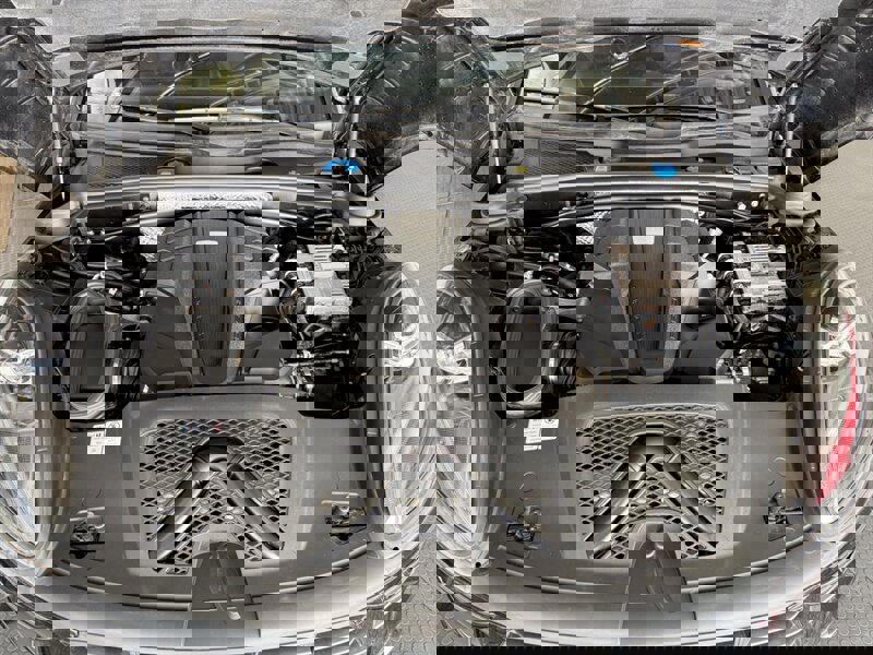 Used 2020 Porsche Macan Turbo image 17