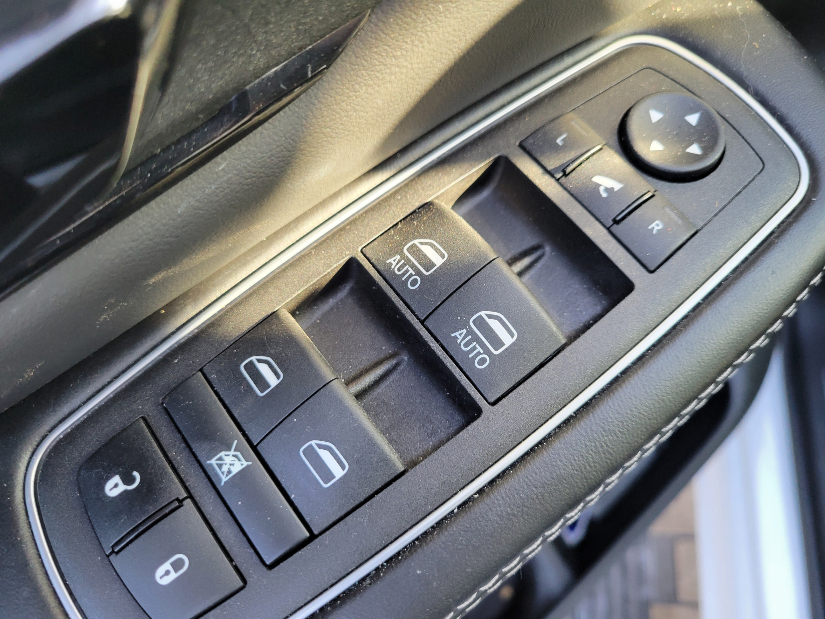 Used 2023 RAM 1500 Limited AWD/4WD image 17