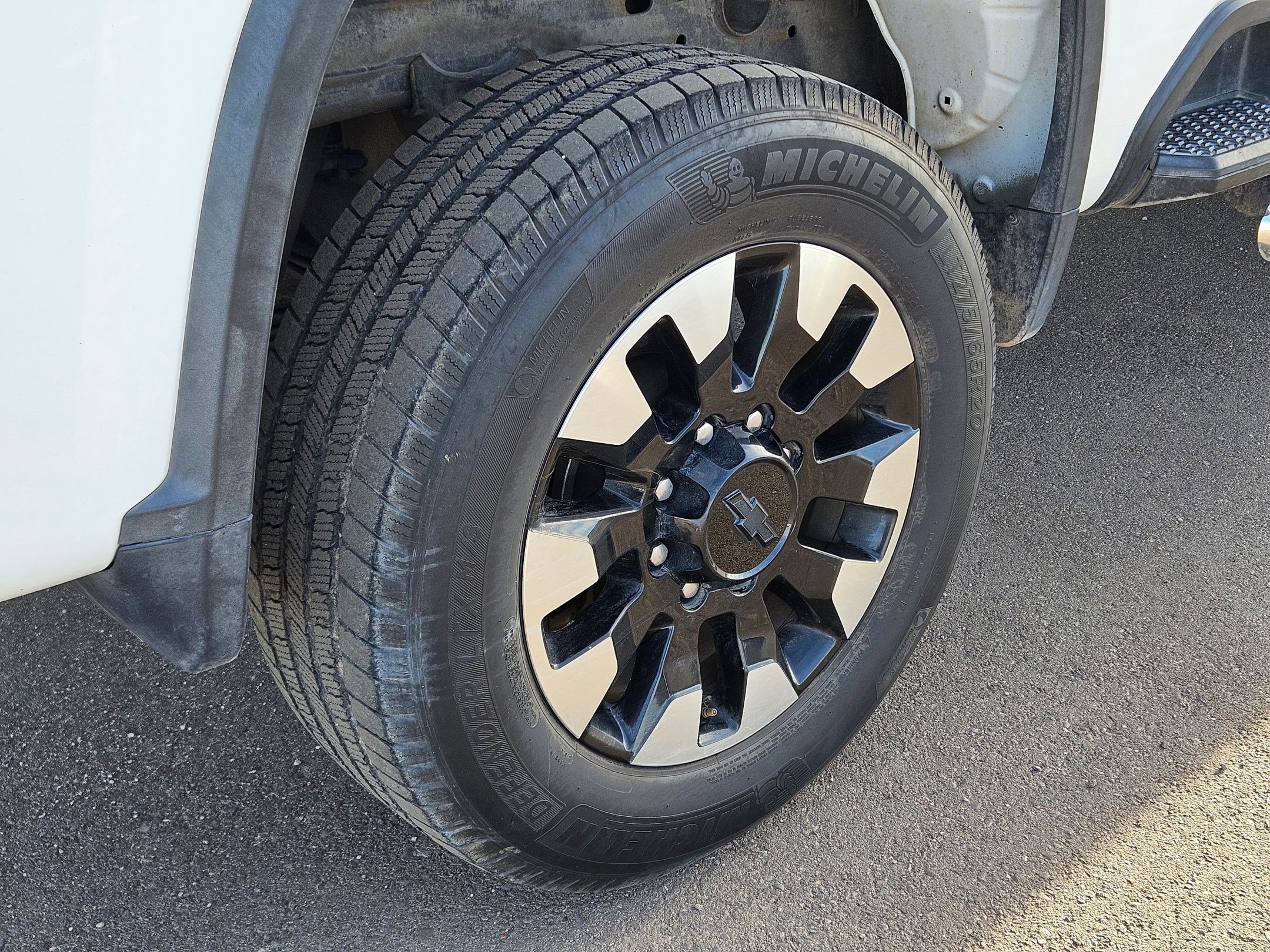 Used 2020 Chevrolet Silverado 2500 Custom w/ Custom Value Package image 13