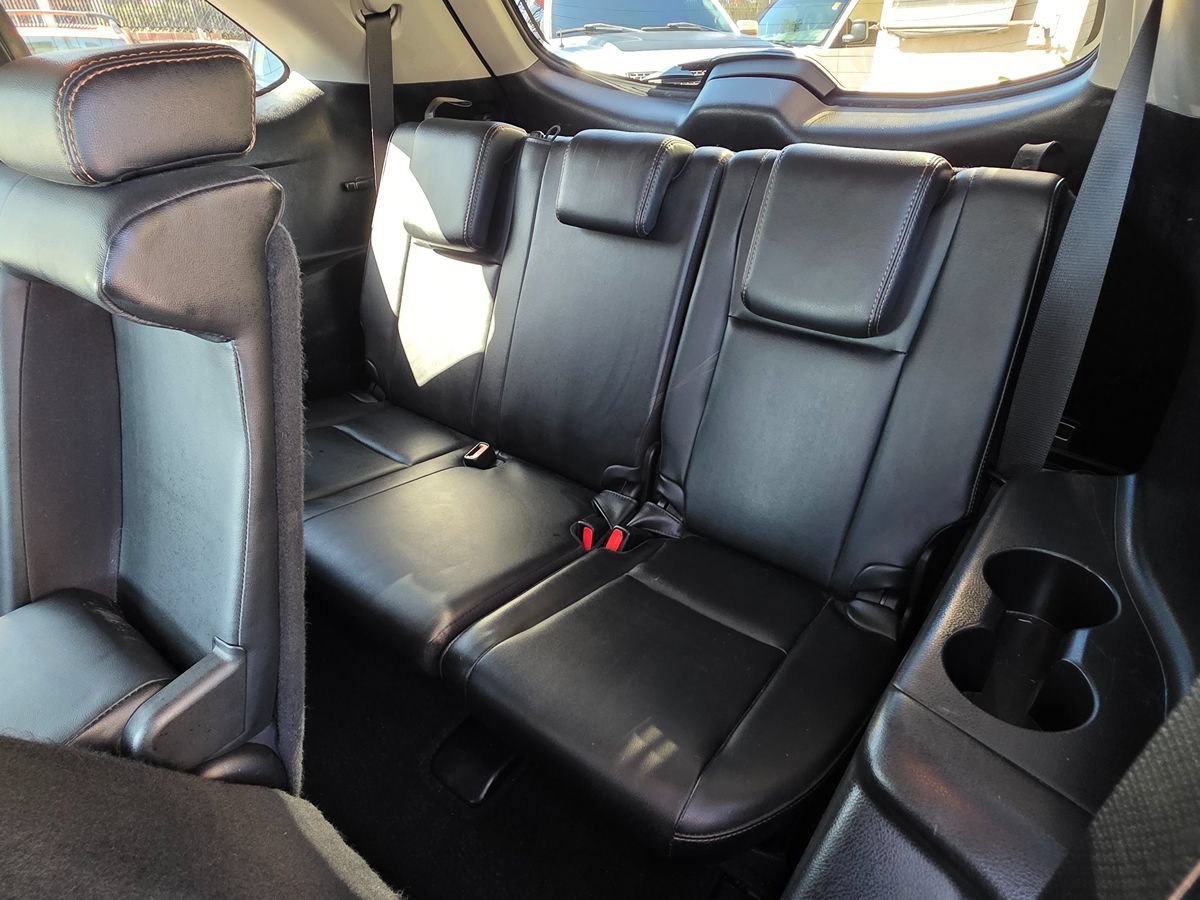 Used 2018 Toyota Highlander XLE FWD image 25