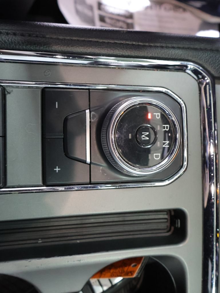 Used 2020 Ford Expedition XLT w/ Equipment Group 202A AWD/4WD image 39