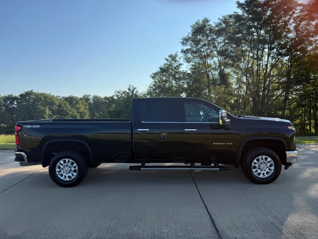 Used 2026 Chevrolet Silverado 2500 LTZ w/ LTZ Premium Package AWD/4WD image 2