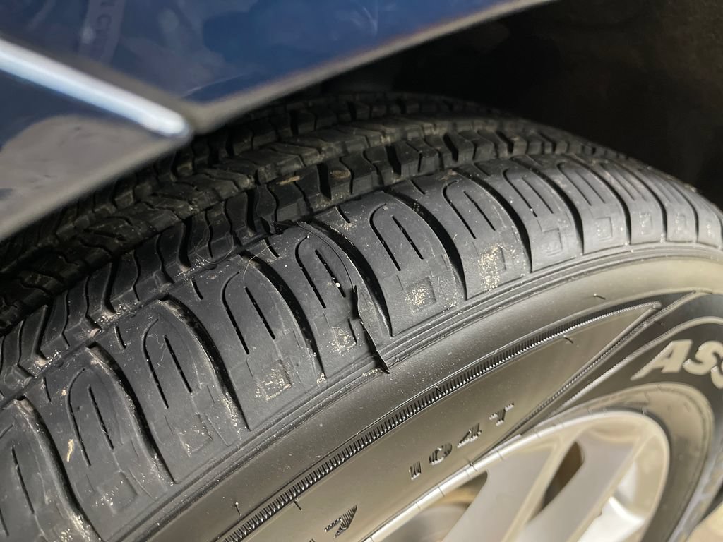 Used 2024 Chrysler Pacifica Touring-L FWD image 12