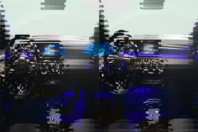 Used 2023 Mercedes-Benz CLA 250 4MATIC image 5