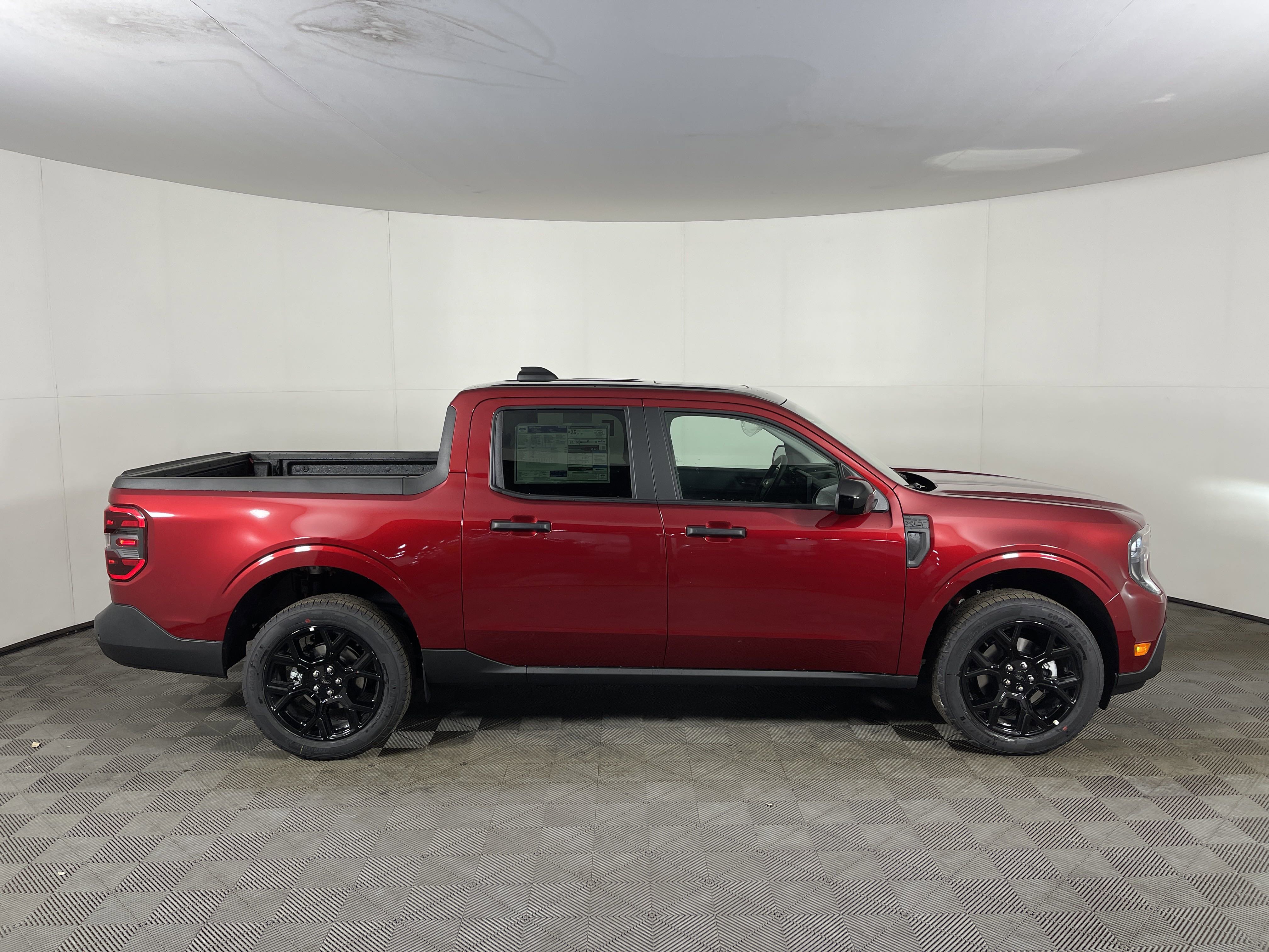 New 2025 Ford Maverick XLT w/ XLT Luxury Package image 5