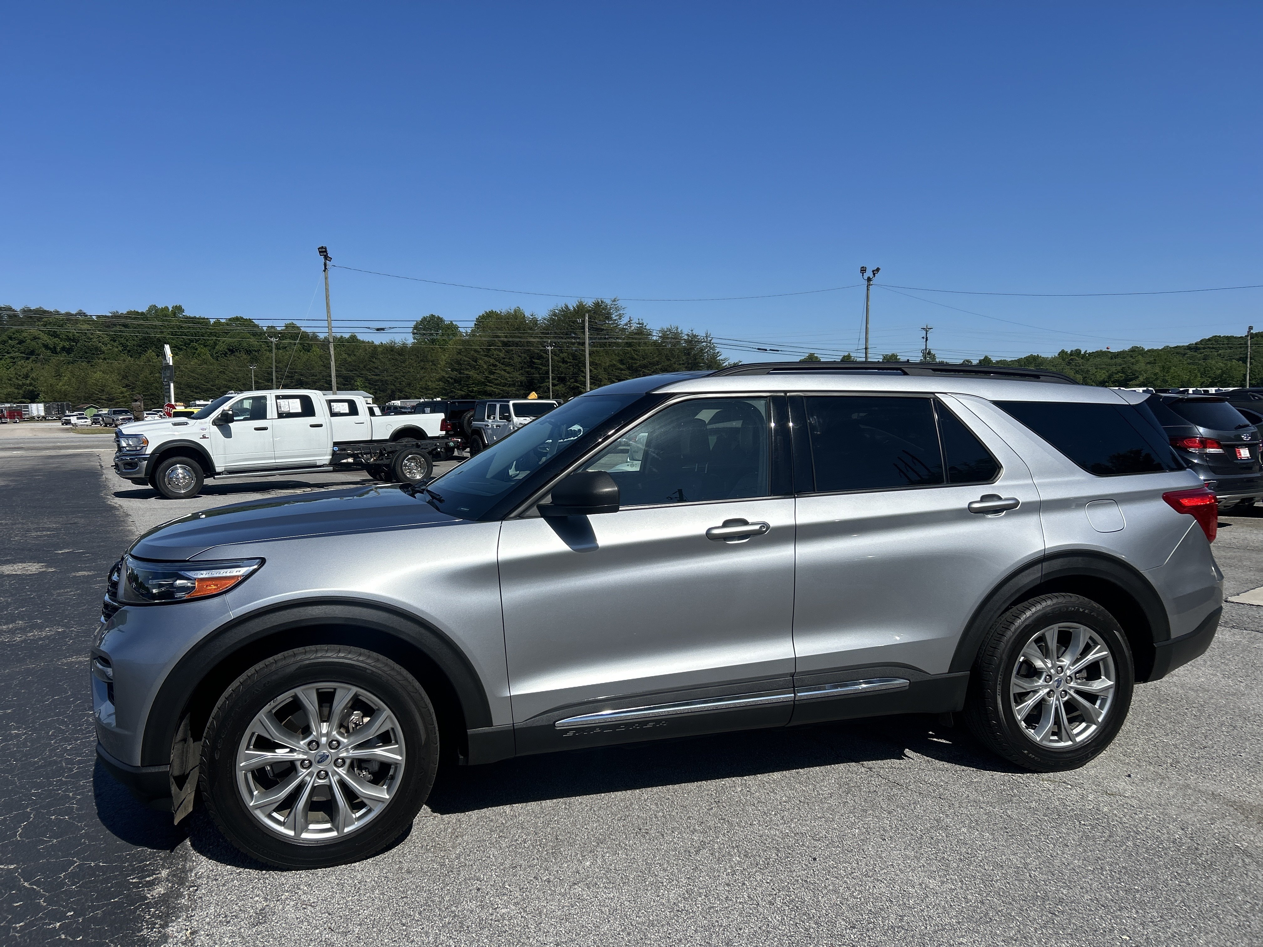 Used 2021 Ford Explorer XLT w/ Equipment Group 202A RWD video 2