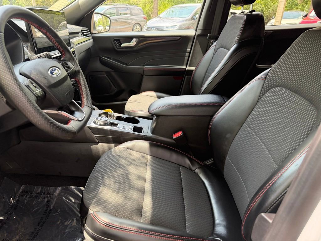 Used 2023 Ford Escape ST-Line w/ Tech Pack #1 FWD image 19
