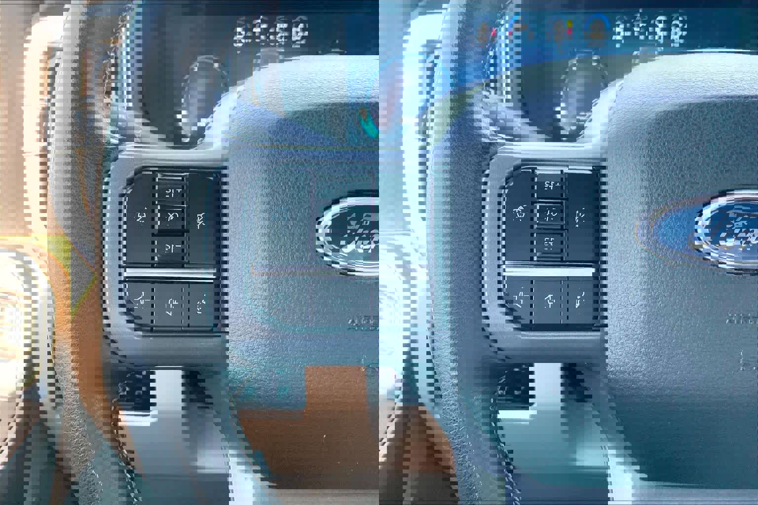 Used 2025 Ford F350 Lariat image 24