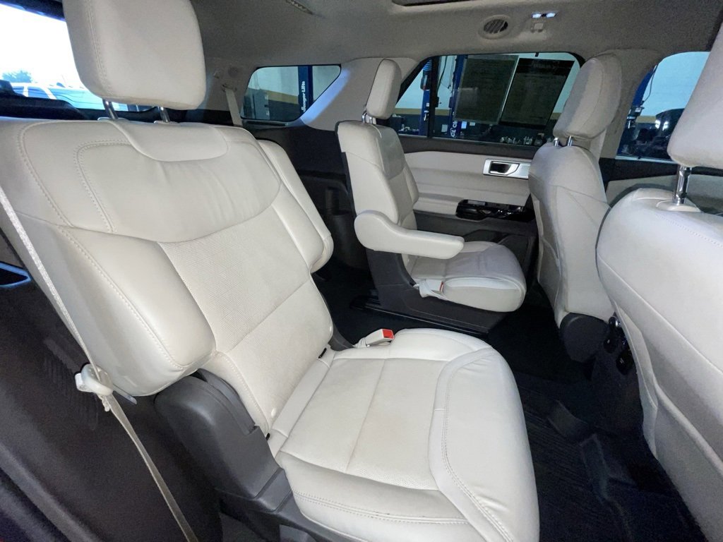 Used 2022 Ford Explorer Platinum w/ Equipment Group 601A image 28